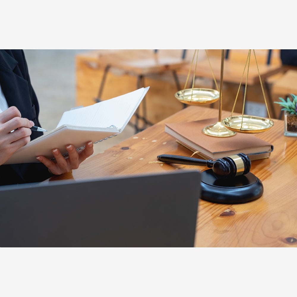 Suing-a-Business--Featured